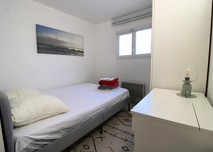 5100 - Cap D'agde Maison Mitoyenne T4 Climatise Avec Parking - Quartier Pinede * アグド