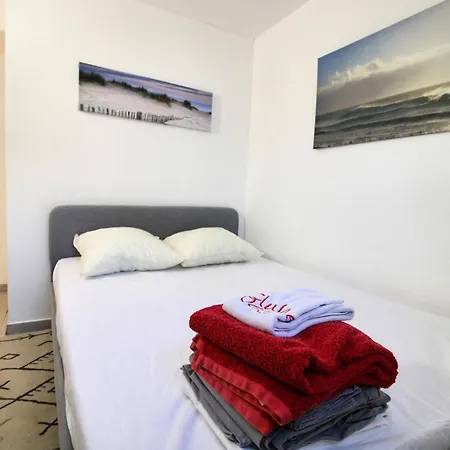 5100 - Cap D'agde Maison Mitoyenne T4 Climatisé Avec Parking - Quartier Pinède